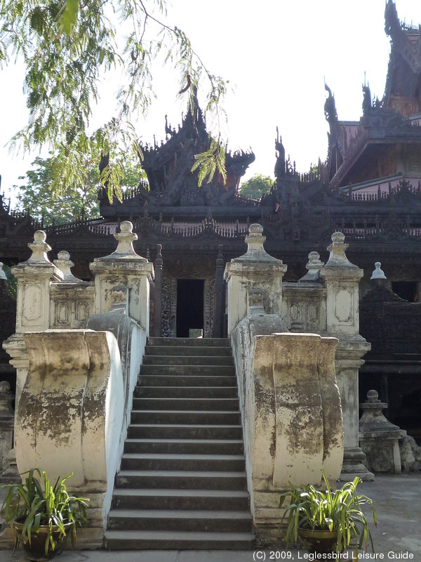 Golden Palace Monastery05